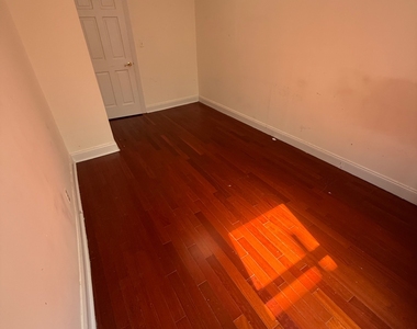 20 Magaw Place - Photo Thumbnail 6