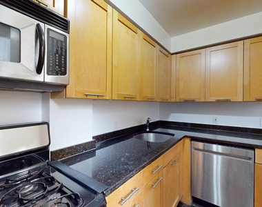 East 79th Street - Photo Thumbnail 1