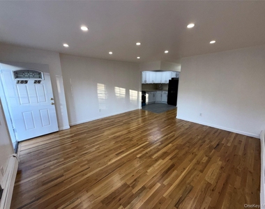 189-26 113th Road - Photo Thumbnail 3