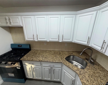 189-26 113th Road - Photo Thumbnail 9