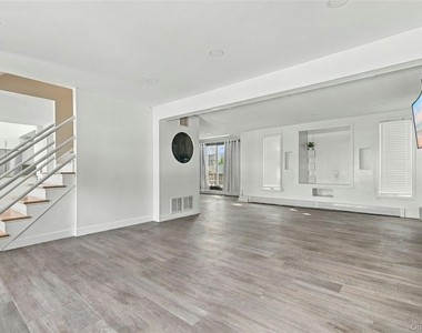 3304 Park Avenue - Photo Thumbnail 6