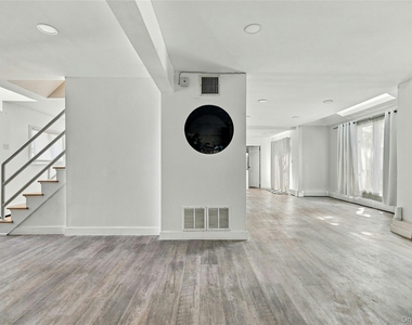 3304 Park Avenue - Photo Thumbnail 4