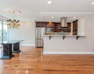 111 Cherry Valley Avenue - Photo Thumbnail 7