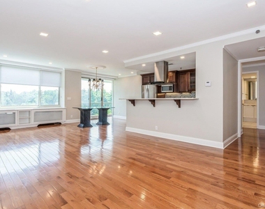 111 Cherry Valley Avenue - Photo Thumbnail 3