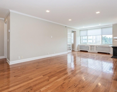 111 Cherry Valley Avenue - Photo Thumbnail 2