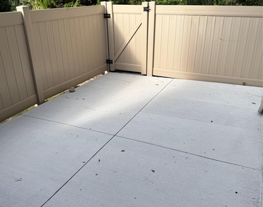 232 Springmeadow Drive - Photo Thumbnail 11