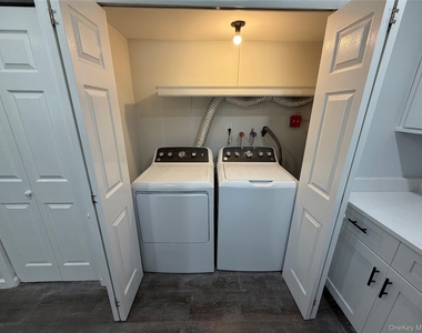232 Springmeadow Drive - Photo Thumbnail 5