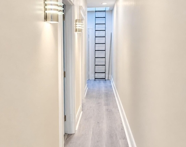 16001 Hillside Avenue - Photo Thumbnail 4