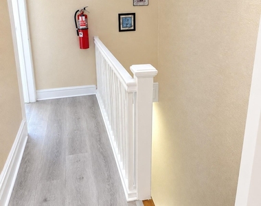 16001 Hillside Avenue - Photo Thumbnail 11