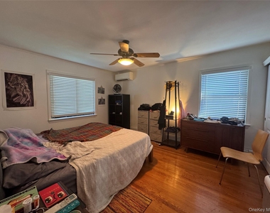 4740 Glenwood Street - Photo Thumbnail 11