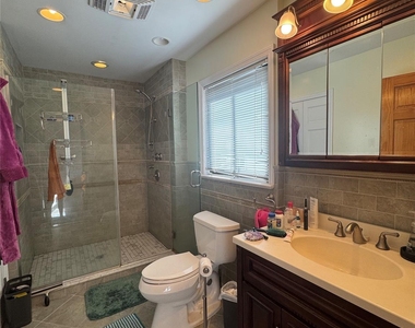 4740 Glenwood Street - Photo Thumbnail 8