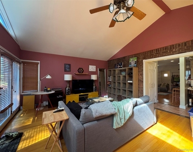 4740 Glenwood Street - Photo Thumbnail 7