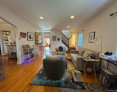 4740 Glenwood Street - Photo Thumbnail 3