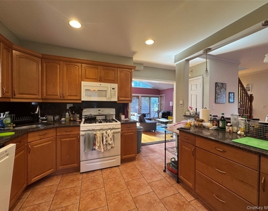 4740 Glenwood Street - Photo Thumbnail 2