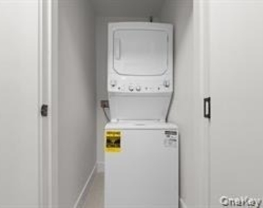 24005 147th Avenue - Photo Thumbnail 3