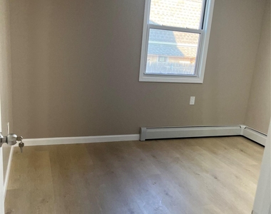 846 Conklin Street - Photo Thumbnail 9