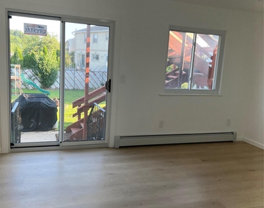 846 Conklin Street - Photo Thumbnail 3