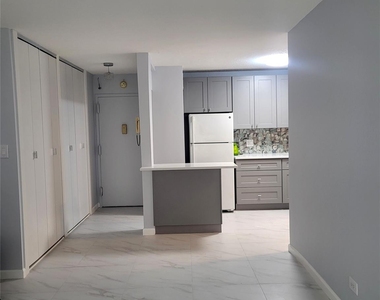 138-35 Elder Avenue - Photo Thumbnail 2
