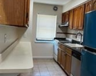 256-04 Hillside Avenue - Photo Thumbnail 4