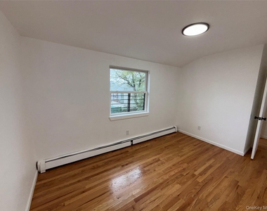 69-41 Burchell Avenue - Photo Thumbnail 14