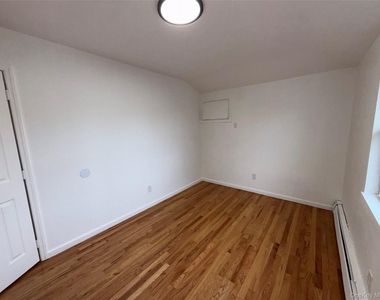 69-41 Burchell Avenue - Photo Thumbnail 12