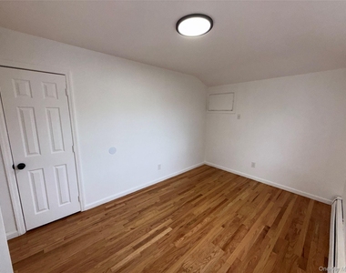 69-41 Burchell Avenue - Photo Thumbnail 18