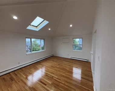 69-41 Burchell Avenue - Photo Thumbnail 4