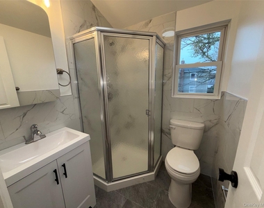 69-41 Burchell Avenue - Photo Thumbnail 17