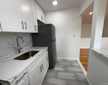 69-41 Burchell Avenue - Photo Thumbnail 9