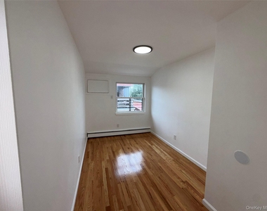 69-41 Burchell Avenue - Photo Thumbnail 19