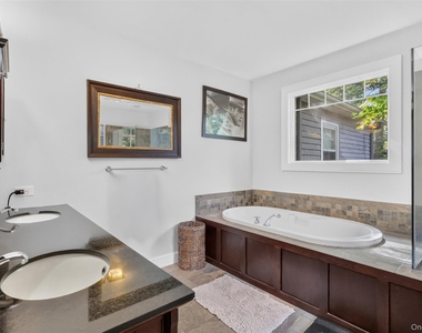 9 Oleander Drive - Photo Thumbnail 14