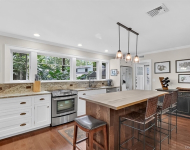9 Oleander Drive - Photo Thumbnail 2