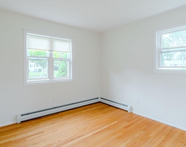 22 Trinity Place - Photo Thumbnail 7