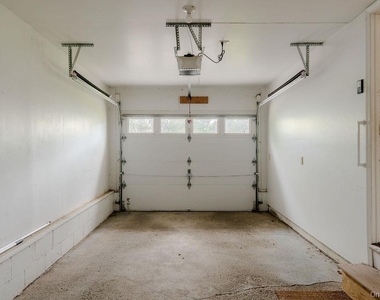 22 Trinity Place - Photo Thumbnail 9