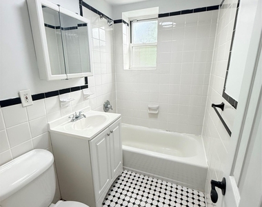 98 Harding Avenue - Photo Thumbnail 5