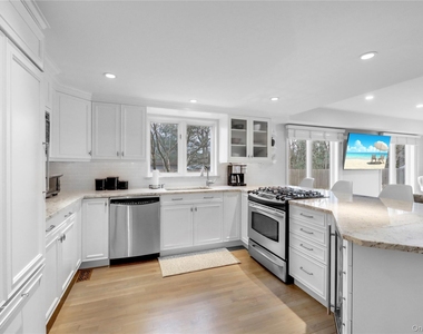 70 Tanners Neck Lane - Photo Thumbnail 9