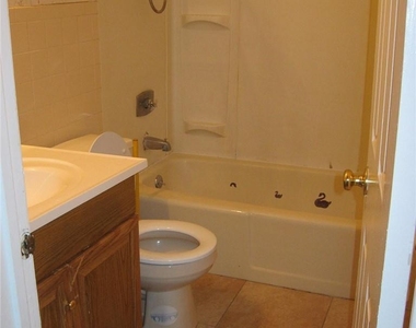 609 Kennedy Dr. - Photo Thumbnail 5