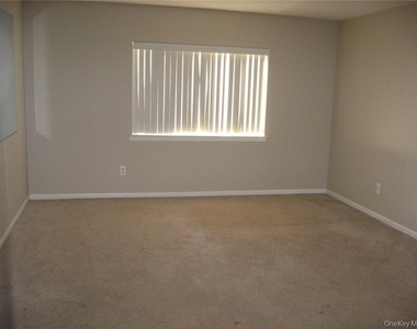 609 Kennedy Dr. - Photo Thumbnail 3