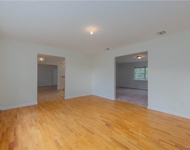 20 Madison Court - Photo Thumbnail 4