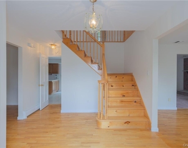 20 Madison Court - Photo Thumbnail 14