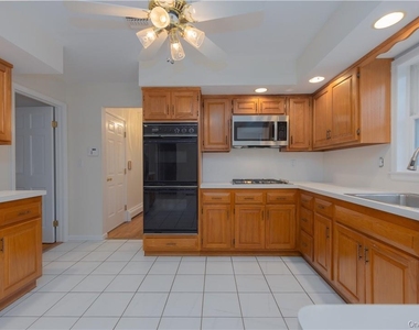 20 Madison Court - Photo Thumbnail 9