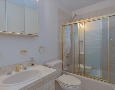 20 Madison Court - Photo Thumbnail 11