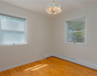 20 Madison Court - Photo Thumbnail 13