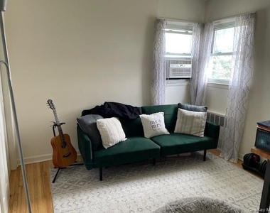 176 Nassau Boulevard - Photo Thumbnail 12