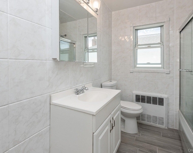 176 Nassau Boulevard - Photo Thumbnail 11