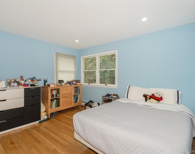 148 Lincoln Street - Photo Thumbnail 16