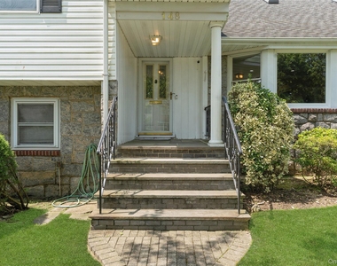 148 Lincoln Street - Photo Thumbnail 1