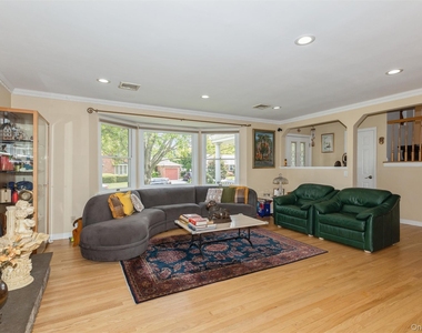 148 Lincoln Street - Photo Thumbnail 3