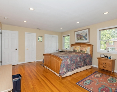 148 Lincoln Street - Photo Thumbnail 12