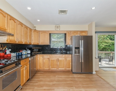 148 Lincoln Street - Photo Thumbnail 9